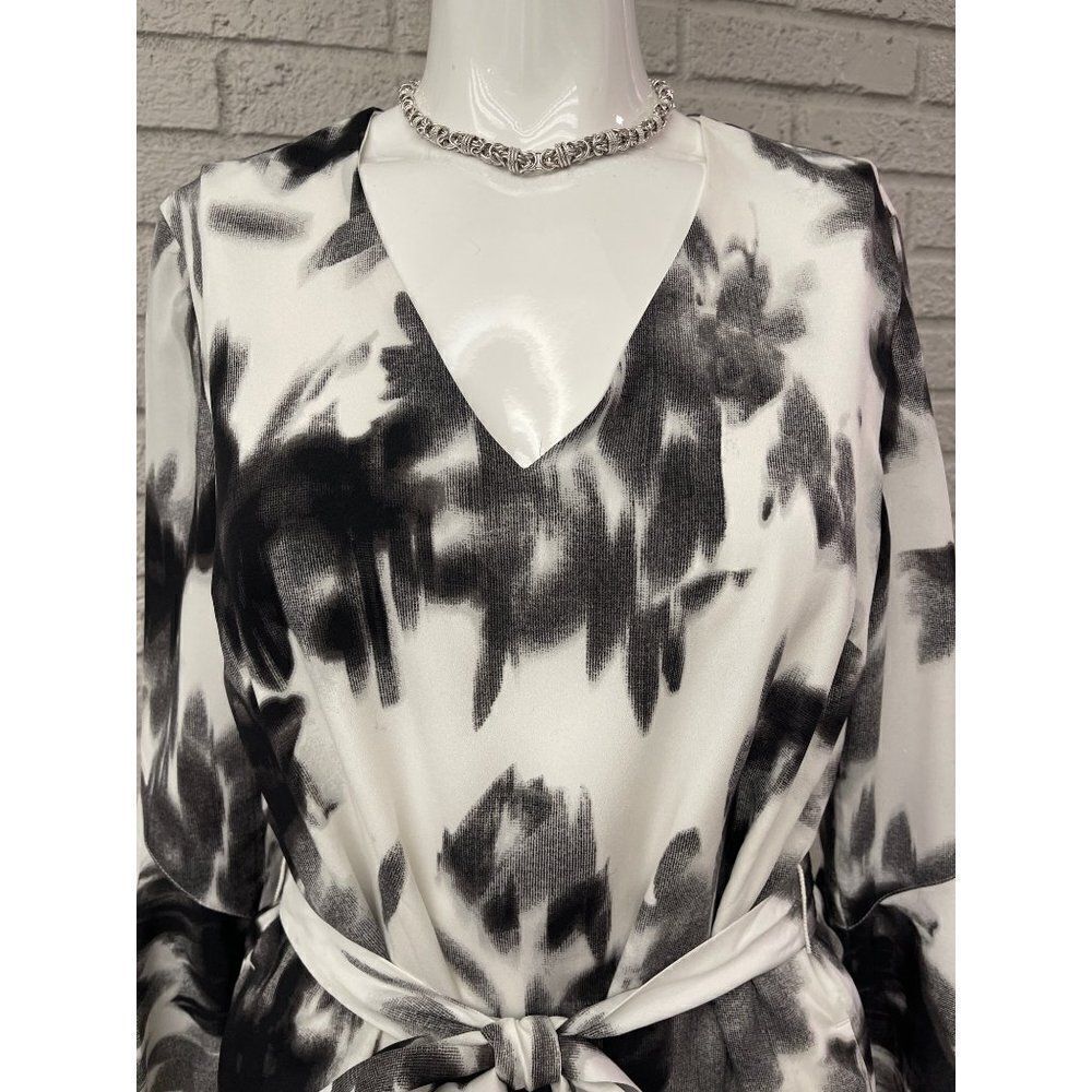 Banana Republic Black & White 3/4 Flare Sleeve Tie Waist Shift Dress Size S - Picture 2 of 9
